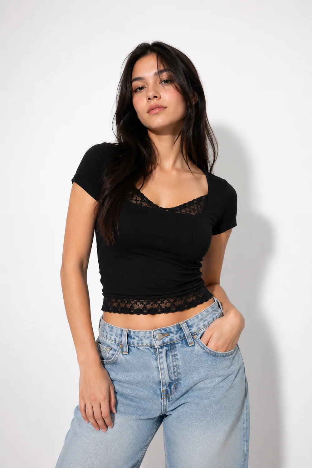 Top escote encaje manga corta